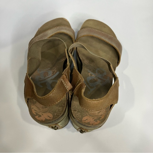 OTBT Bushnell platform Sandals casual metallic gold bronze women’s size 7 - Picture 6 of 9